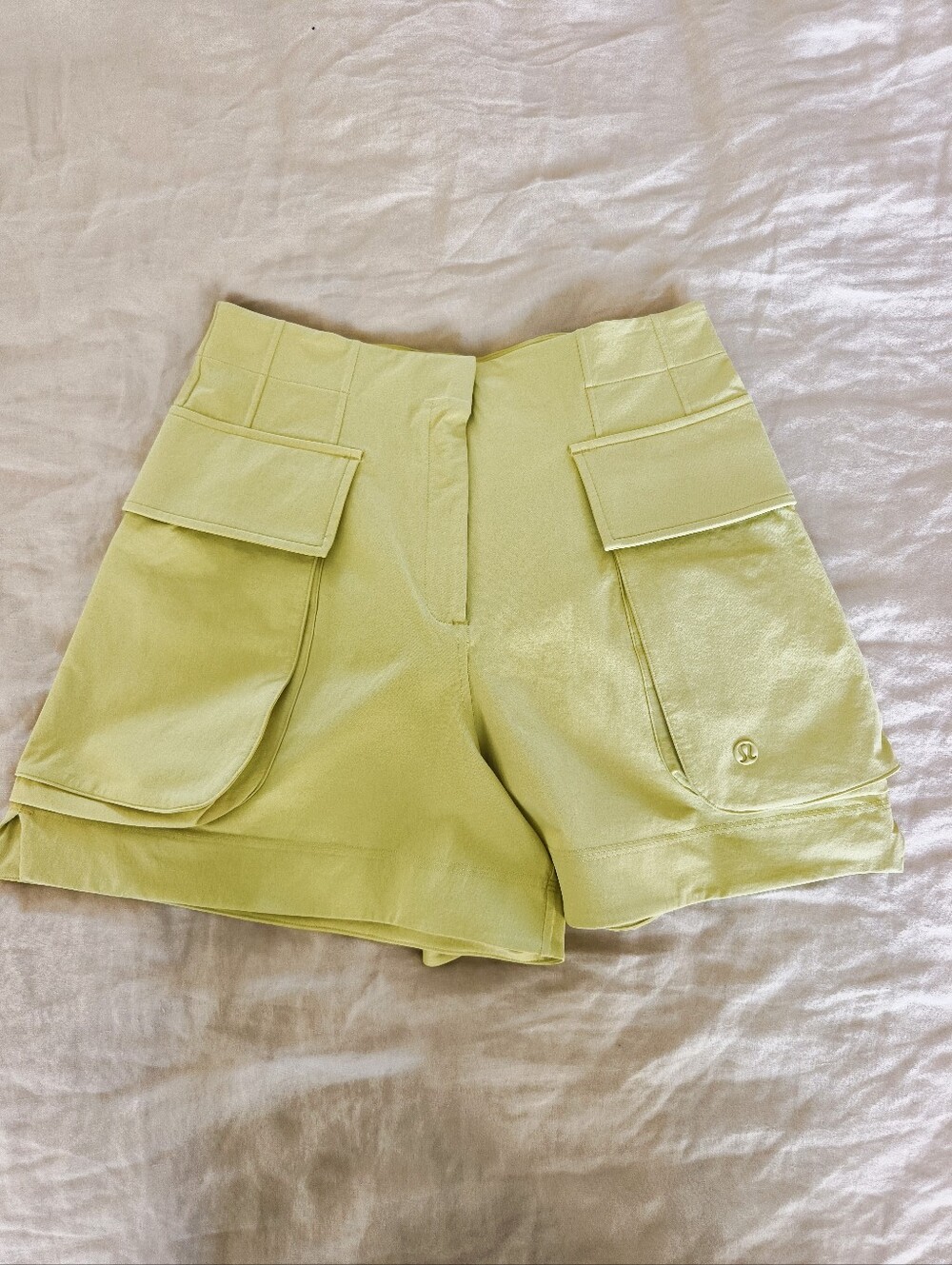 lululemon athletica Relaxed-fit Super High Rise Light Lime Cargo Shorts 4"